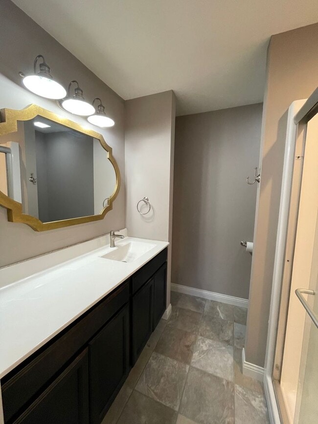 Building Photo - Custom Built 3 bed 2.5 bath Home Nestled A...