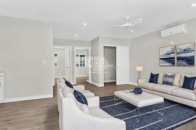 Building Photo - 940 E Anahurst Pl