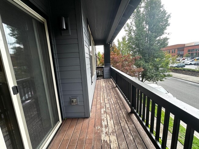 Building Photo - 3 Bedroom Home Across The Street From Villa Sports!!