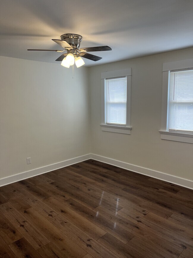 Building Photo - 1925 Brookline Ave