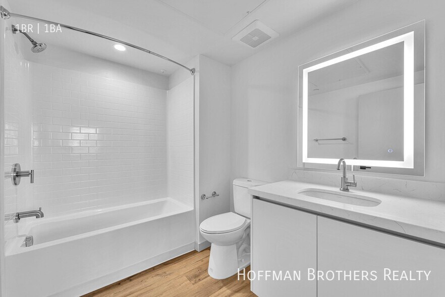 Building Photo - 1240 Magnolia Ave