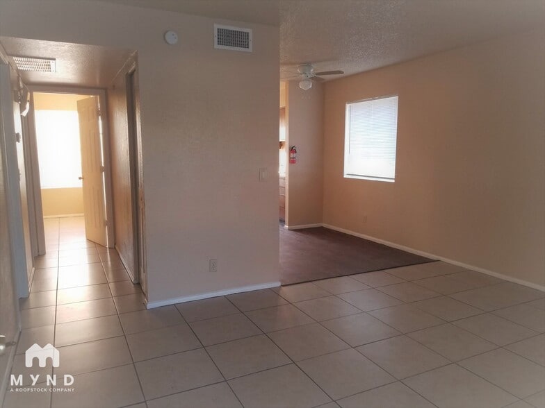 Building Photo - 6657 W Ocotillo Rd