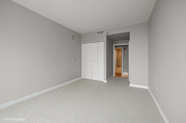 Building Photo - 130 N Garland Ct