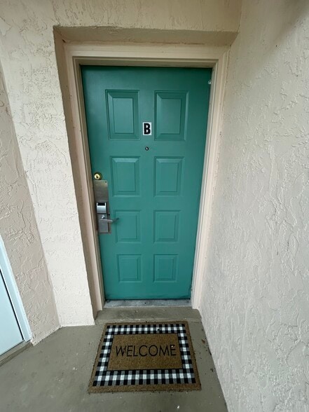 Building Photo - 9921 Perfect Dr