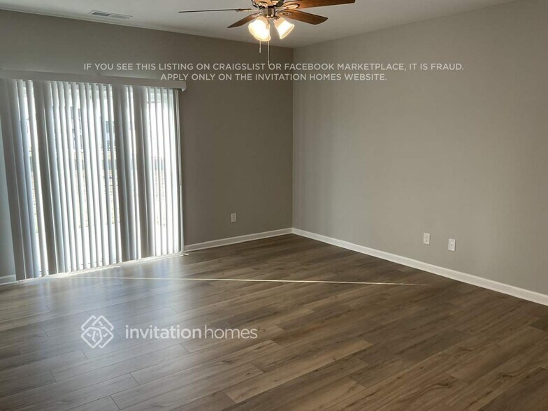 Building Photo - 533 Almere Dr