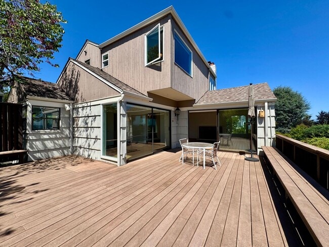 Building Photo - Hawthorne Hills Home