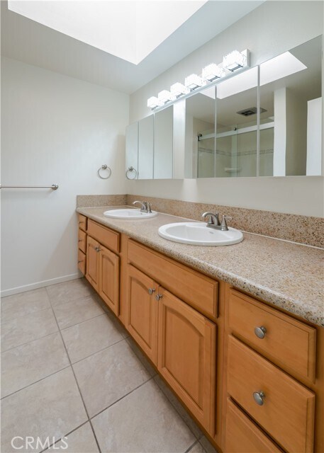 Building Photo - 423 2nd St