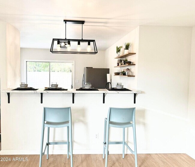 Building Photo - 1916 E Inverness Ave