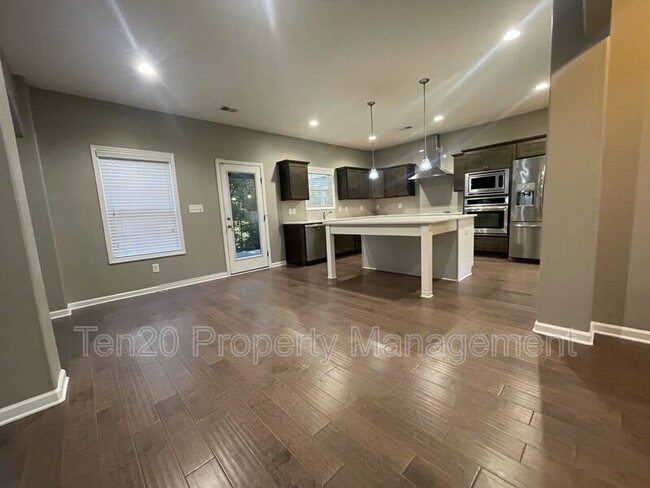 Building Photo - 236 Cedar Wy