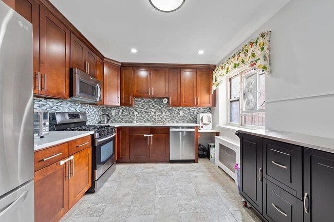 Building Photo - 29-30 138th St