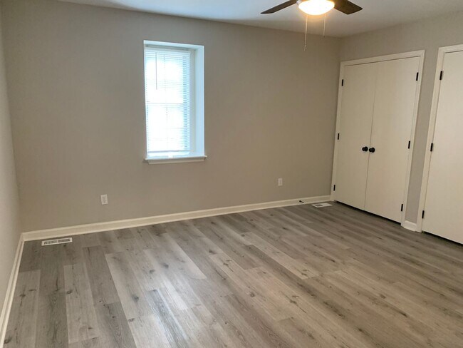 Building Photo - 5302
