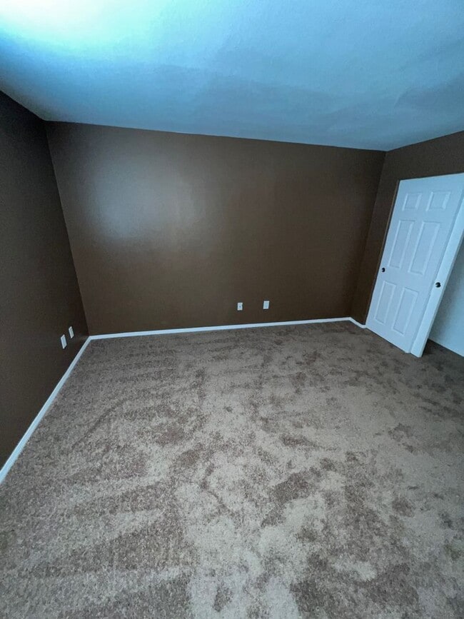 Building Photo - Massive 5BR/4BA Luxury Home in Adelanto — ...