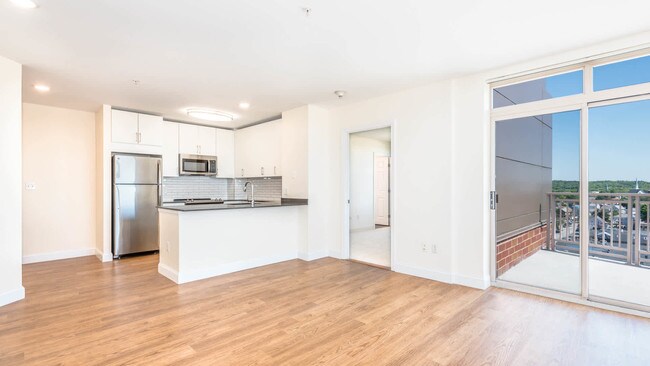 Building Photo - 70 Hope Ave