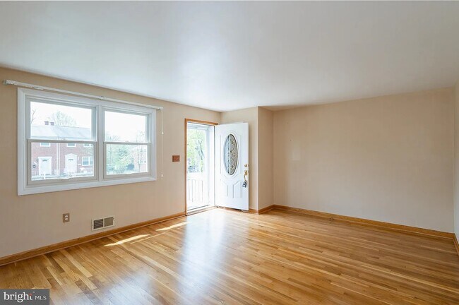 Building Photo - 8551 Harris Ave