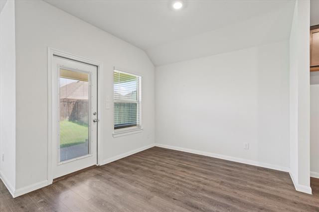 Building Photo - 704 Range Dr