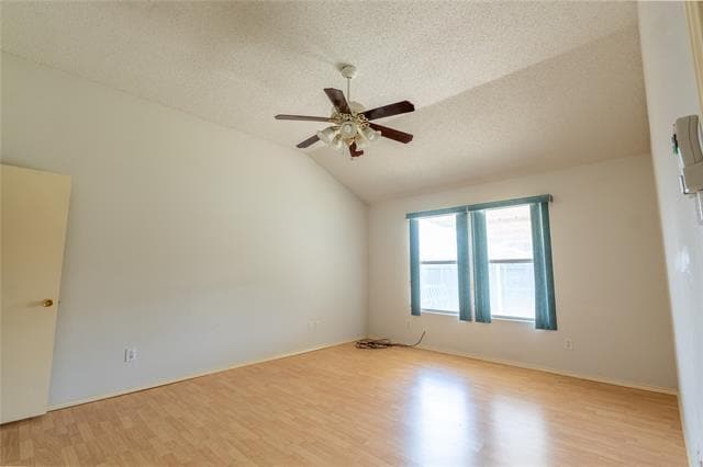 Building Photo - 1403 Chesapeake Dr