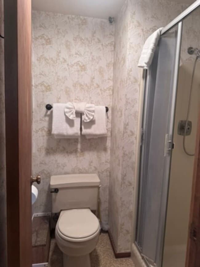 Building Photo - Spacious Furnished 3BD + Den / 3BA Mountain Condo | Pet Friendly | Villa de los Pinos