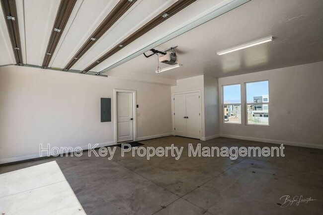 Building Photo - 5528 S Ochre Ln