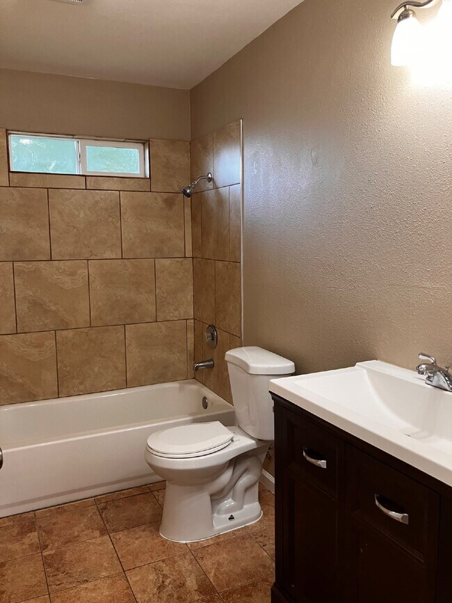 Building Photo - 1215 W 8th St