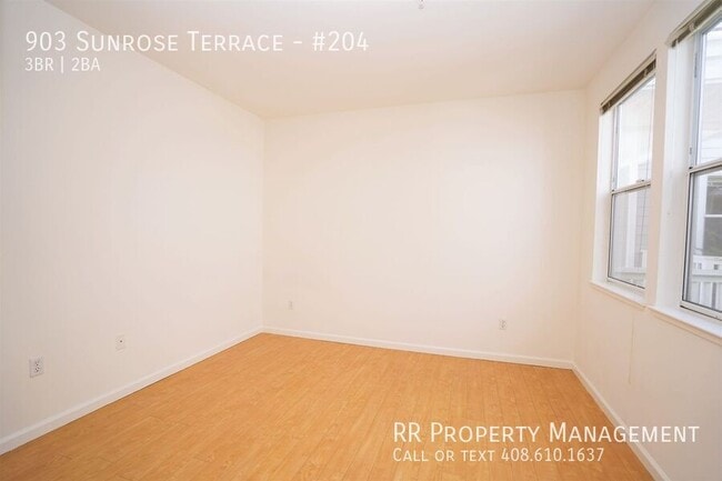 Building Photo - 903 Sunrose Terrace