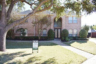Building Photo - Prestigious 5-3.5-3 w POOL in Southlake!