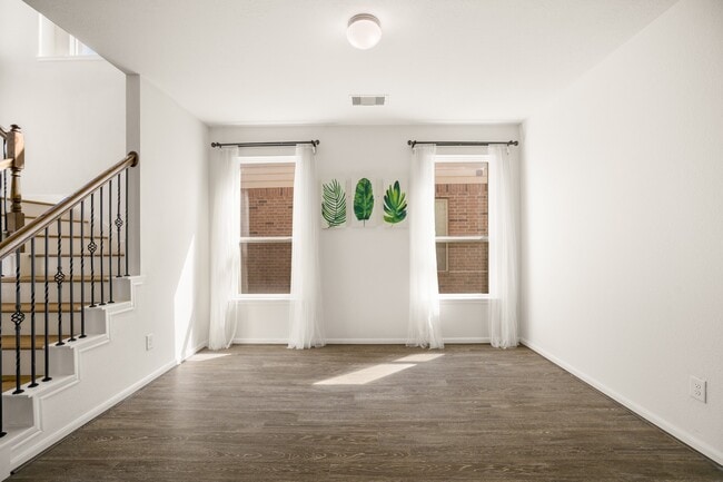 Building Photo - 4118 Lake Cypress Cir