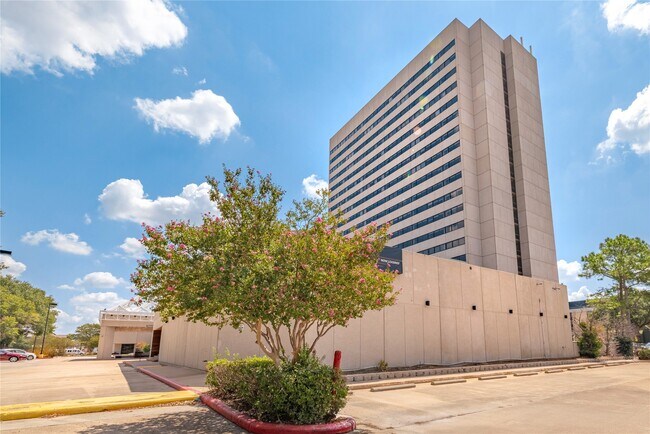 Building Photo - 14703 Park Row Blvd