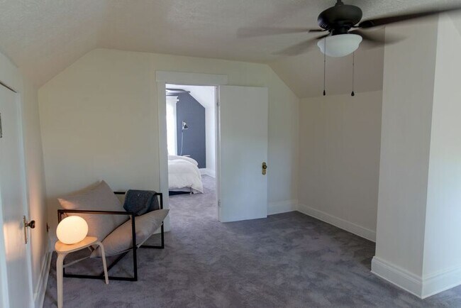 Building Photo - 6903 Cambridge Ave