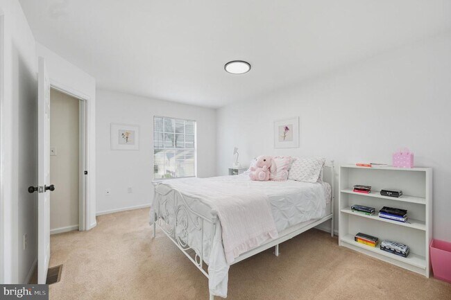 Building Photo - 11170 Hamlet Ct