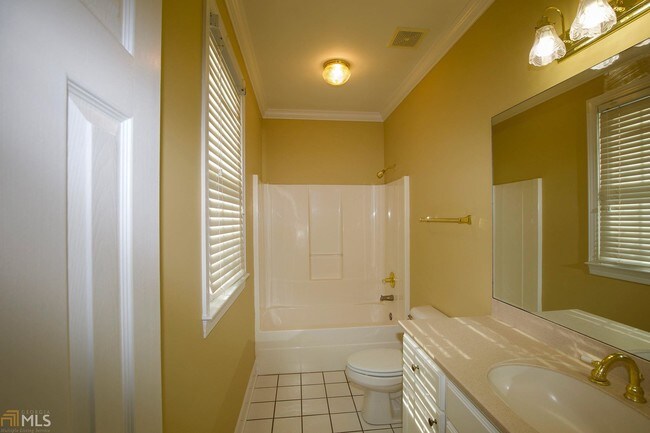 Building Photo - 411 Barrington Hall Dr