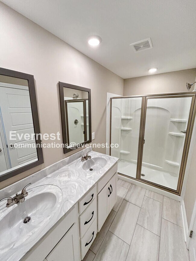 Building Photo - 100 Banagher Ct