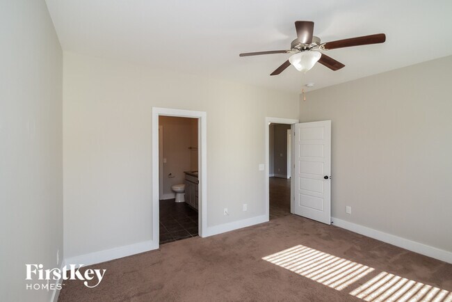 Building Photo - 225 Union Station Dr