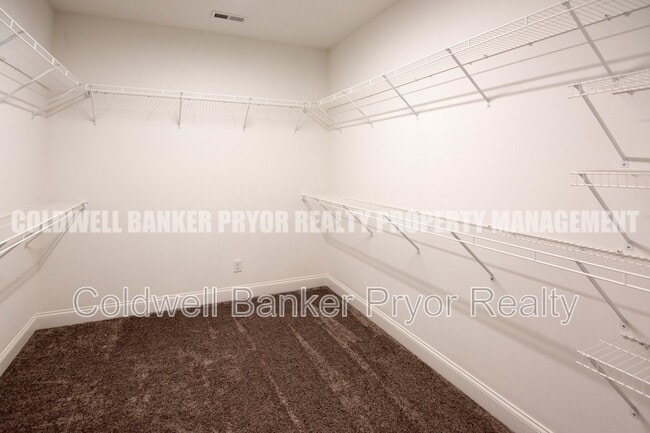 Building Photo - 3578 Red Barn Ln