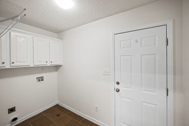 Building Photo - Family Home in Ashford Park!!!
