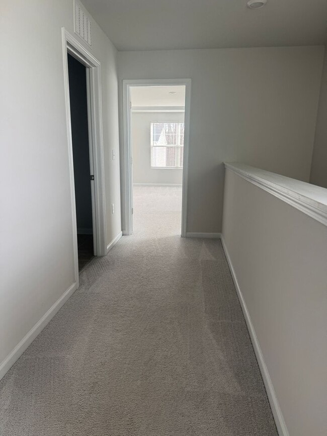 Building Photo - Beautiful & Spacious Home for Rent