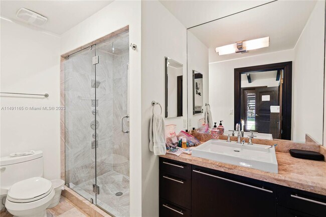 Building Photo - 2 SW 24th Rd