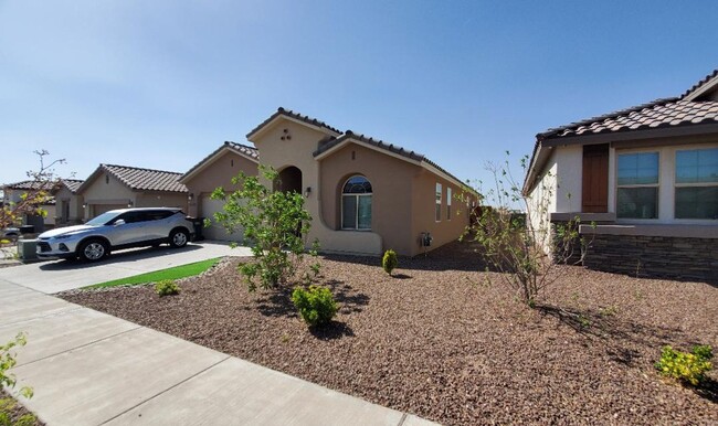 Building Photo - East El Paso 4 bed Refrig A/C