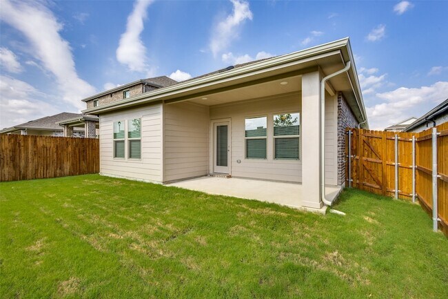 Building Photo - 6006 Alderton Dr