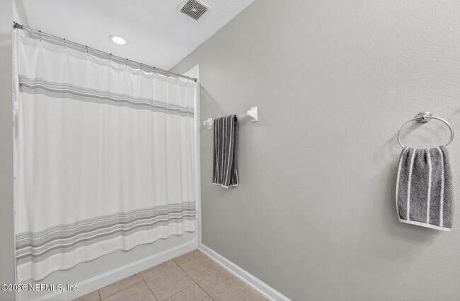 Building Photo - 4166 Highwood Dr