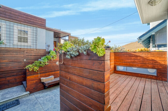 Building Photo - 38 Sunset Ave