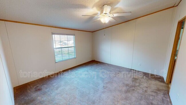 Building Photo - 202 Bunker Ct