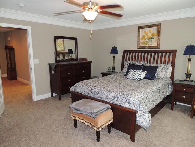 Building Photo - ONE MONTH FREE! Stunning 3BR Home with Fenced Yard in Knoxville