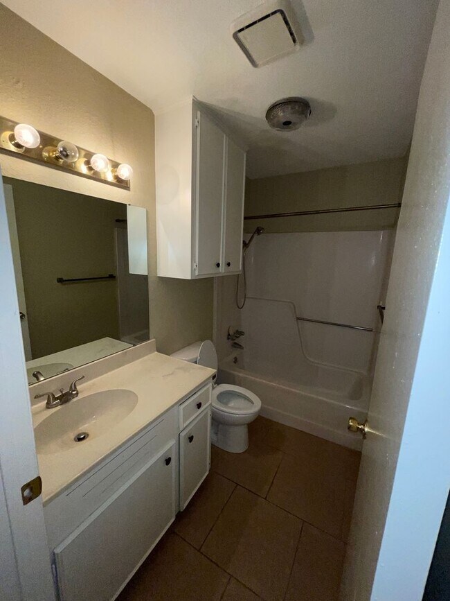 Building Photo - Great home Located in the hart of Flour Bluff. Walking distance to Flour Bluff schools