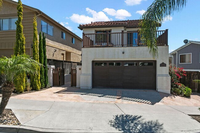 Building Photo - 33882 Diana Dr