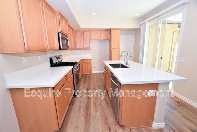 Building Photo - 363 Feather River Pl