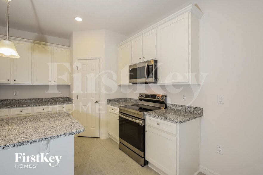 Building Photo - 1234 Ponca Rd