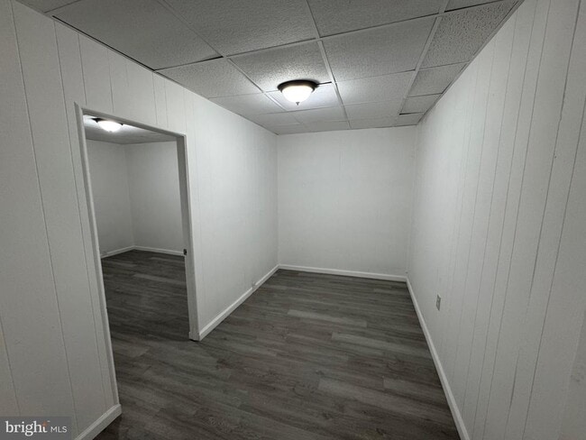 Building Photo - 504 N High St