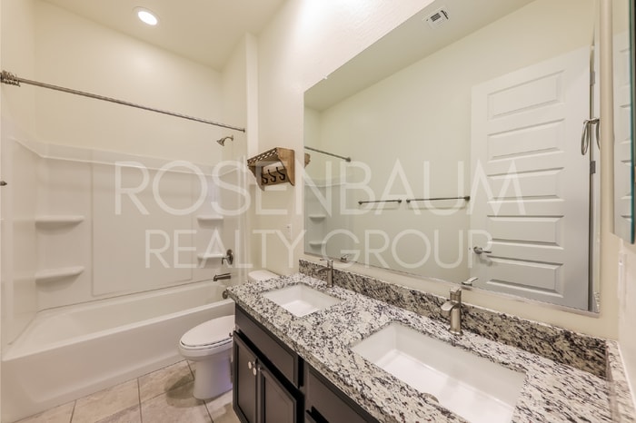 Building Photo - 18433 W Elm St