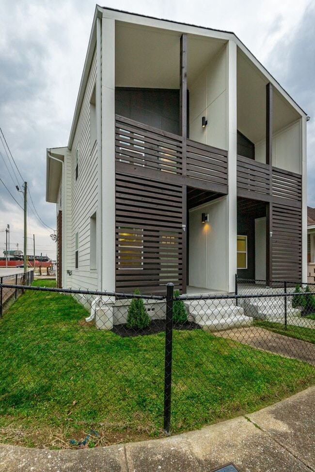 Building Photo - 1124 Garfield St