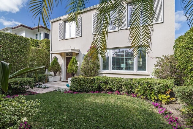 Building Photo - 155 Peruvian Ave